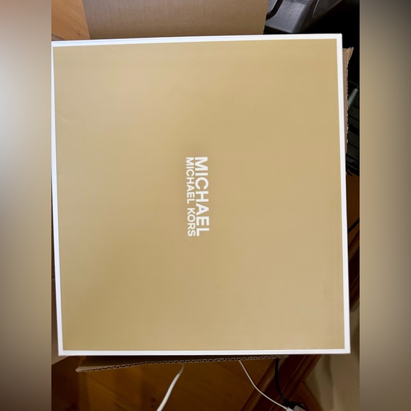 Michael Kors Women's Toni Trainer Running Sneakers. Size 8.5 US. NFS - Picture 4 of 8